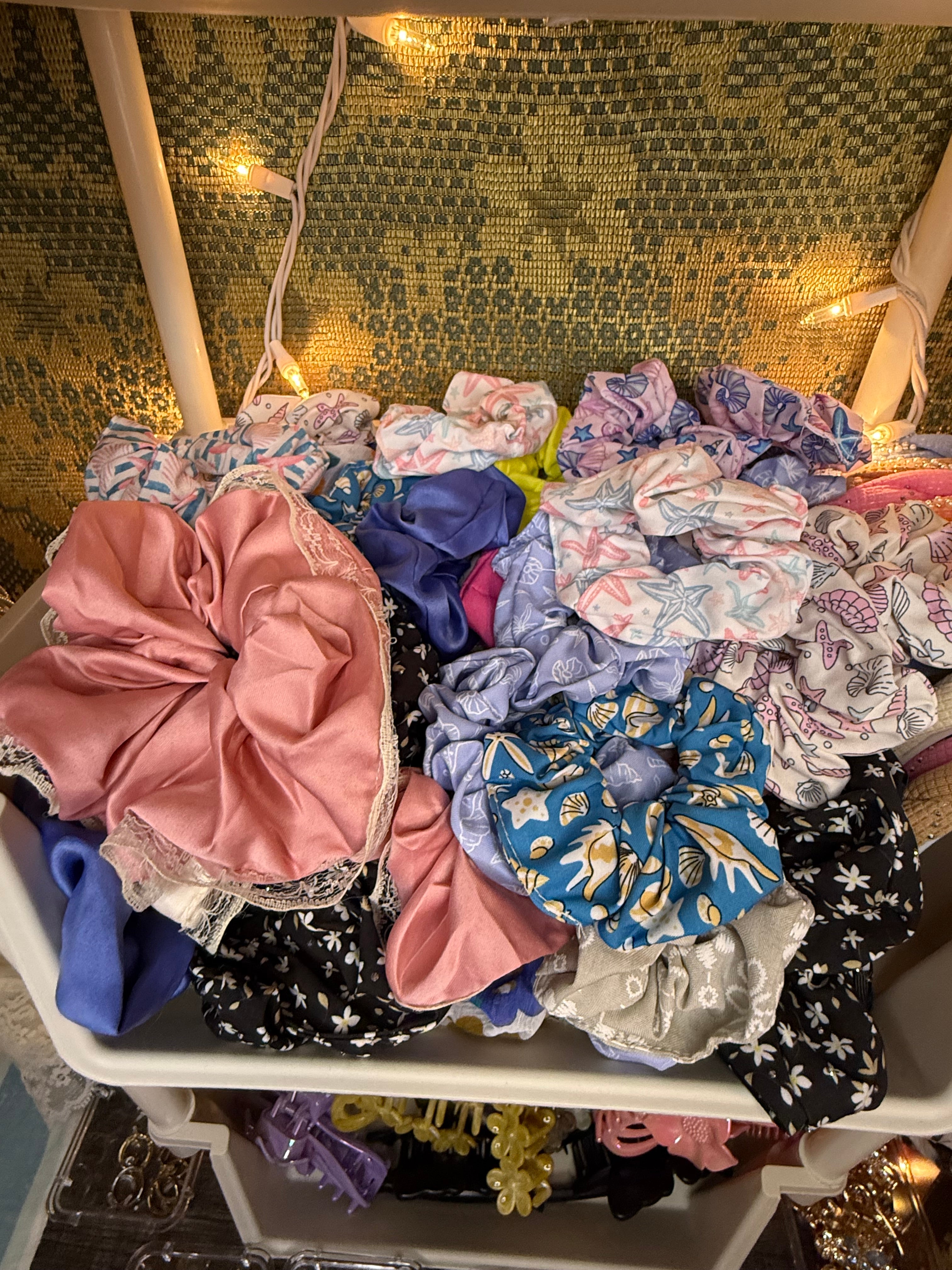 Mystery Scoops 🐝 | Cozy, Aesthetic & Self-Care Surprises