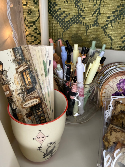 Mystery Scoops 🐝 | Cozy, Aesthetic & Self-Care Surprises